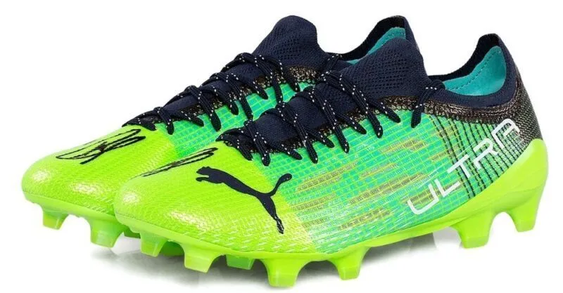 CHRISTIAN PULISIC Autographed Green Puma Ultra 1.3 Cleats PANINI LE 25