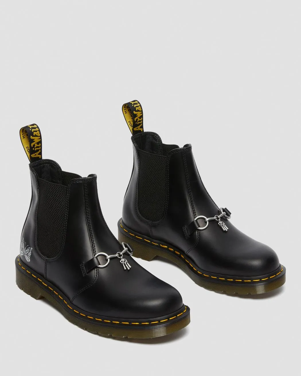 Dr. Martens: Needles 2976 Snaffle Chelsea Boots (black)