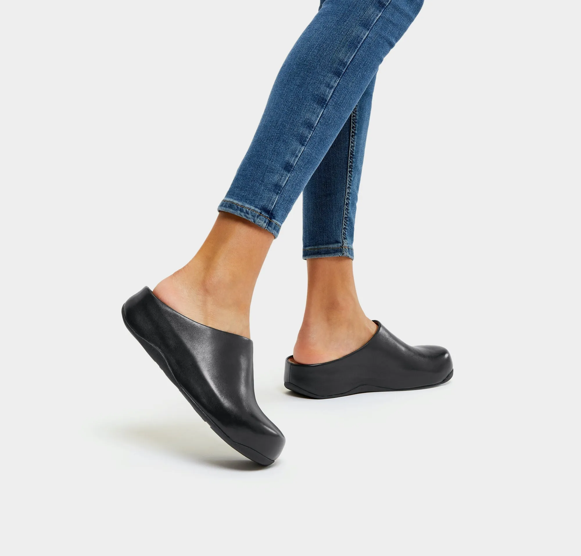 FitFlop SHUV Leather Clogs