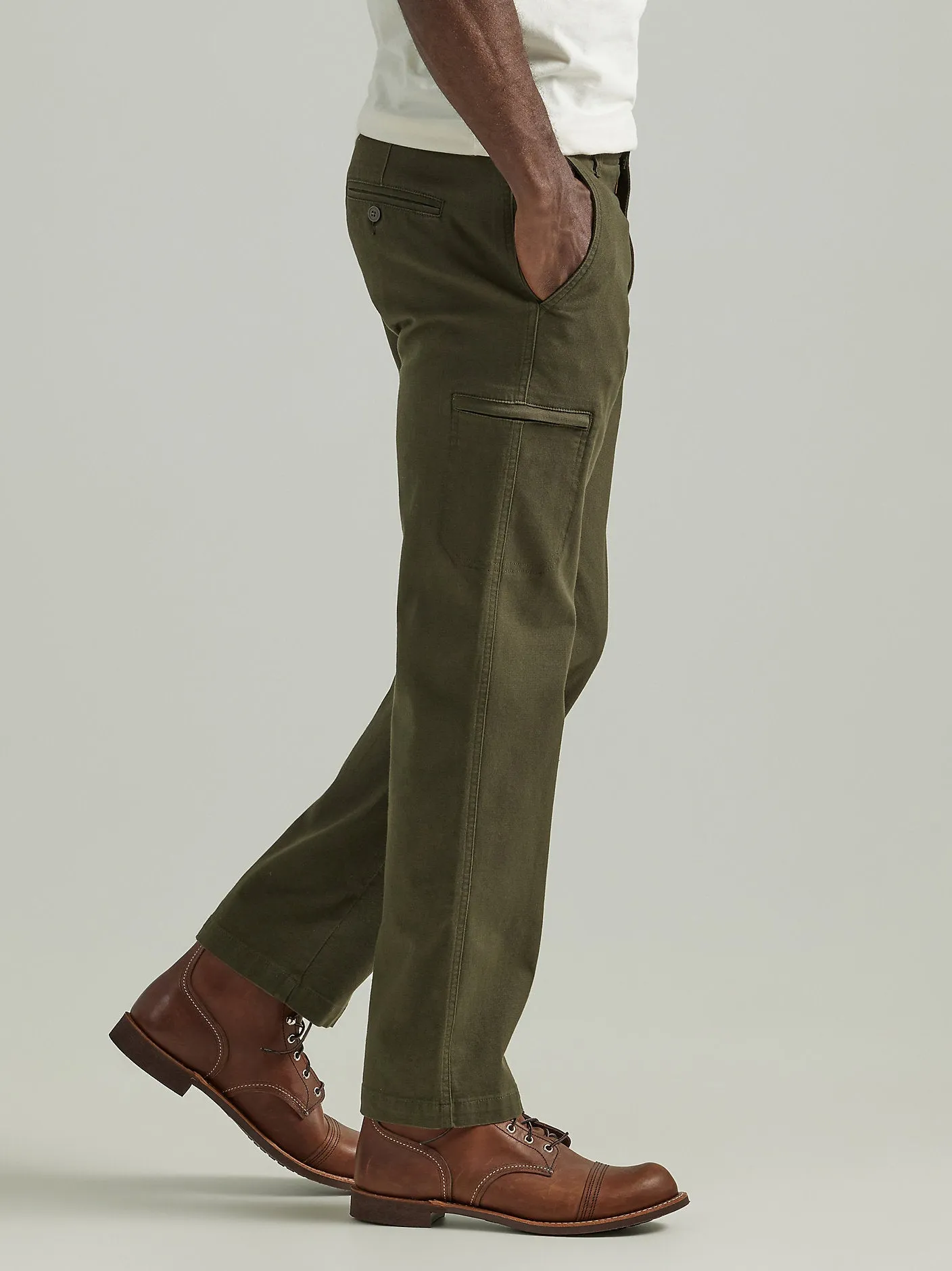Men's Extreme Motion Straight Fit Cargo Pant - Frontier Olive - 104277115
