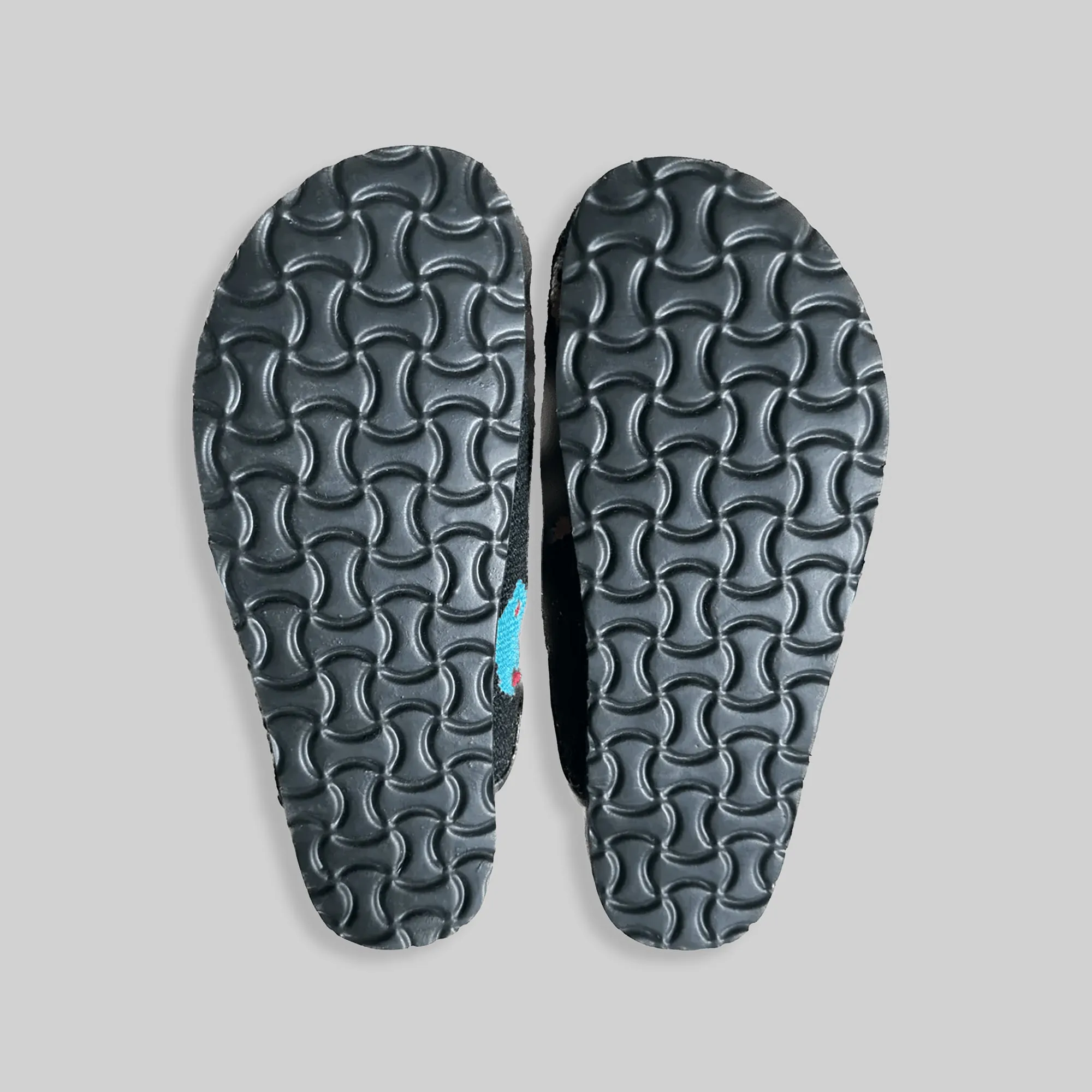 Men's Kilim Clog Size 11 — WHOLESALE