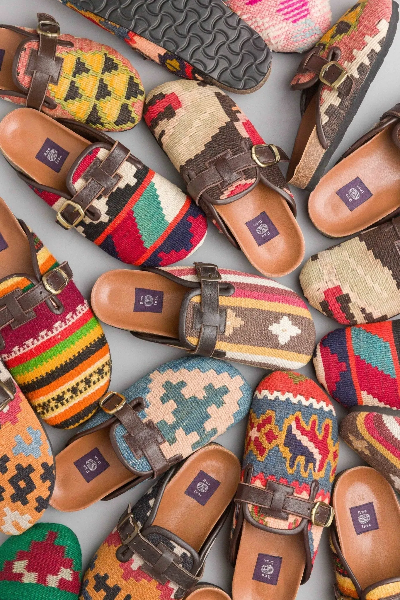 Men's Kilim Clog Size 11 — WHOLESALE