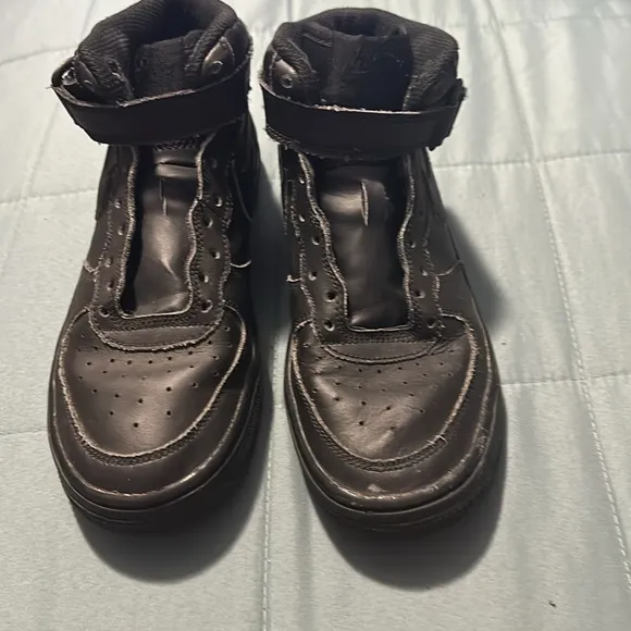 Nike Air Force 1 boy Mid '07 Sneakers Size 4