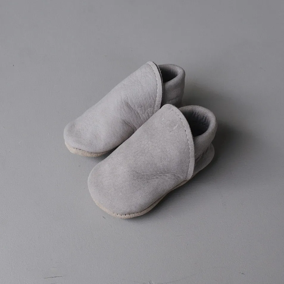 SIZE 2 (4.5") Leather Loafers - 087