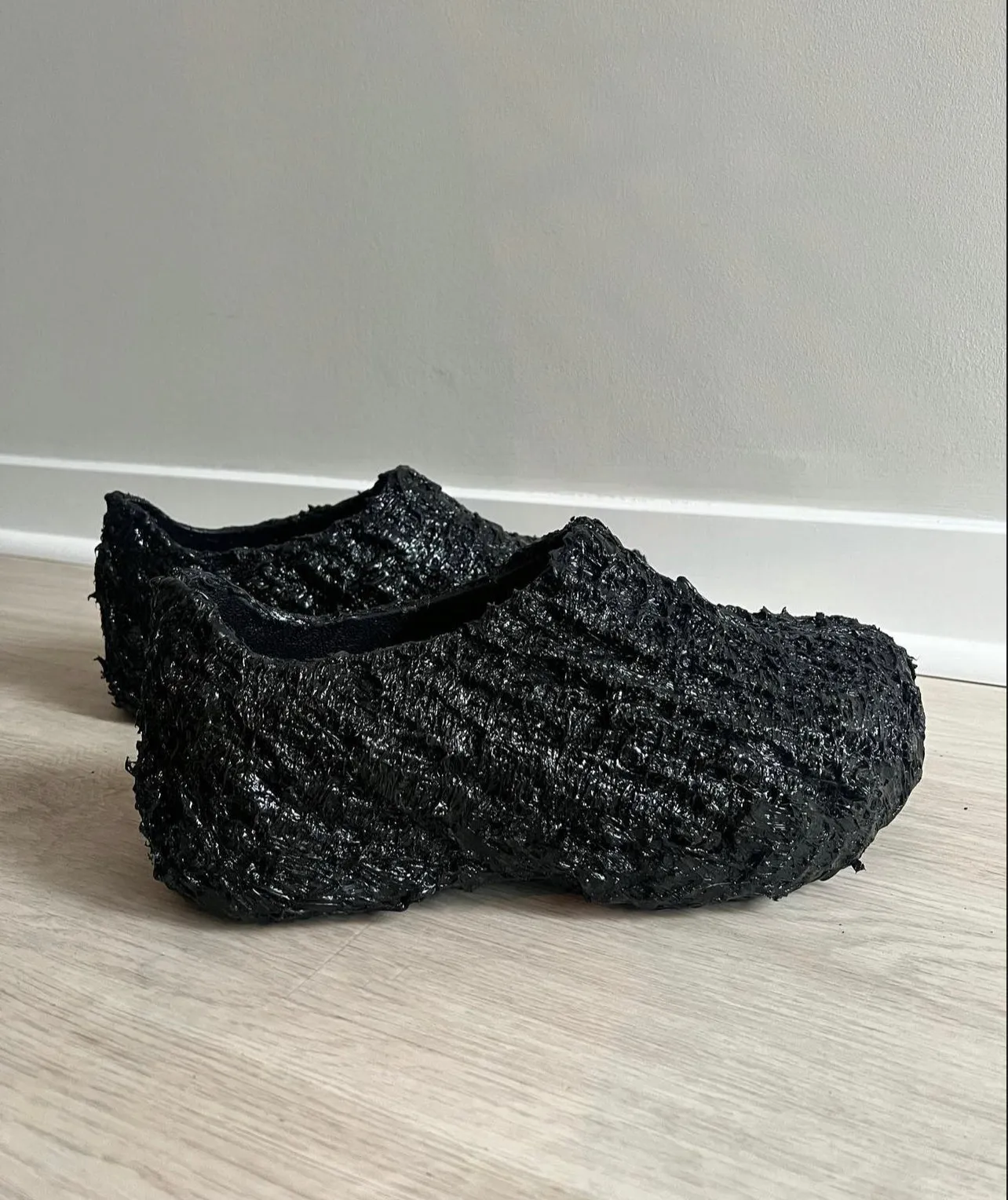 VERNUM VENOM CLOGS