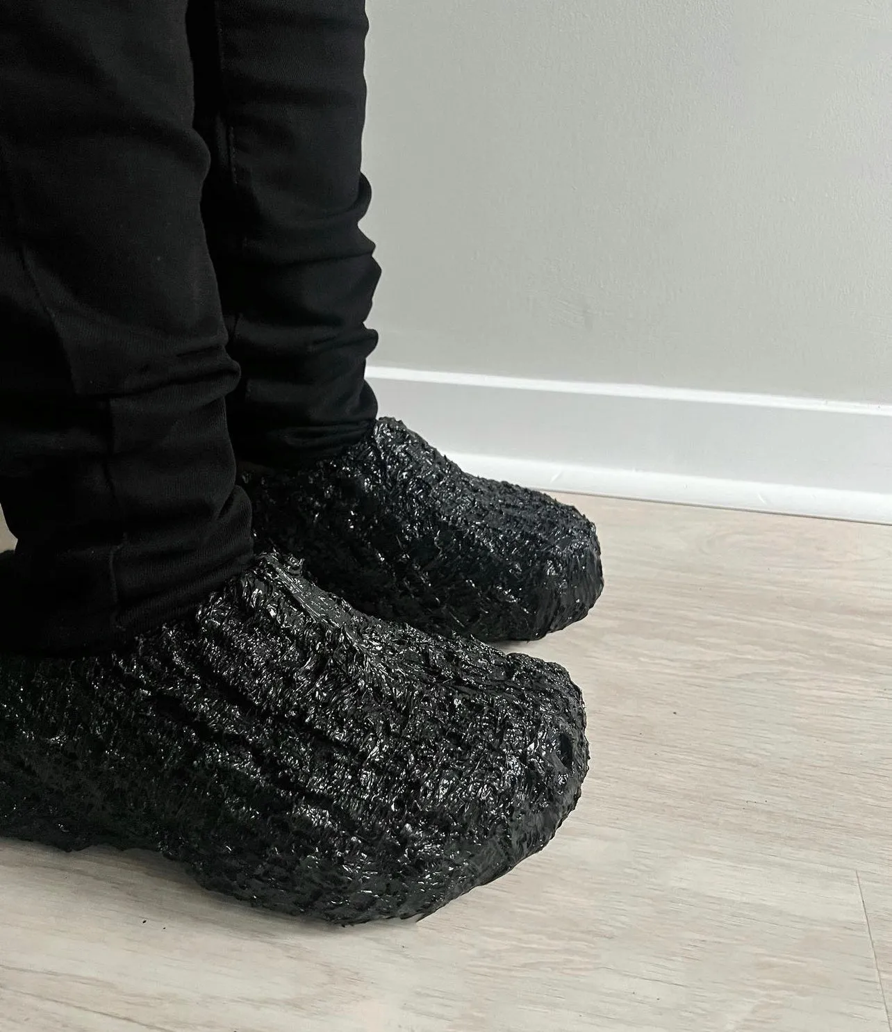 VERNUM VENOM CLOGS