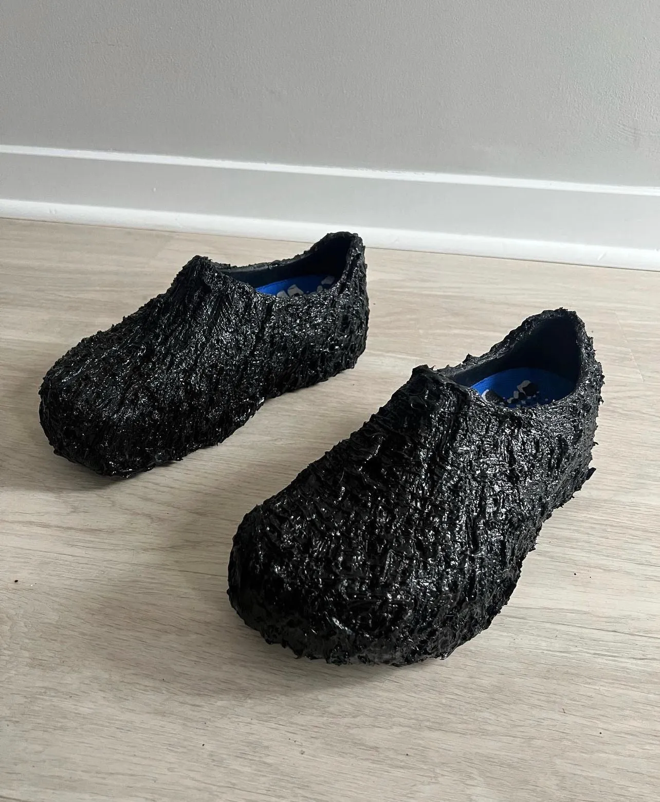 VERNUM VENOM CLOGS
